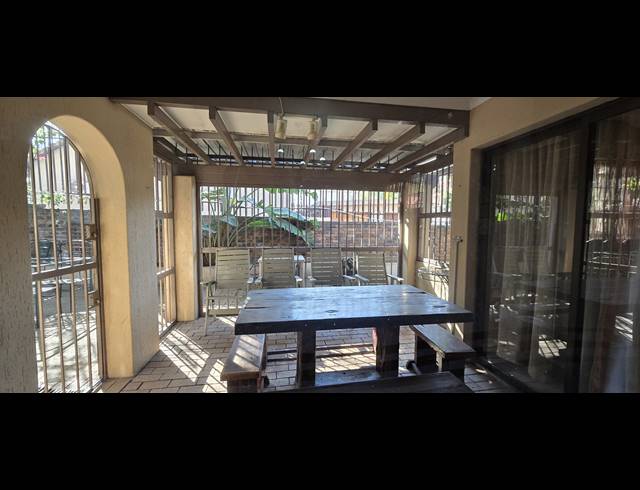 3 BEDROOM DUPLEX FOR SALE IN ARCADIA